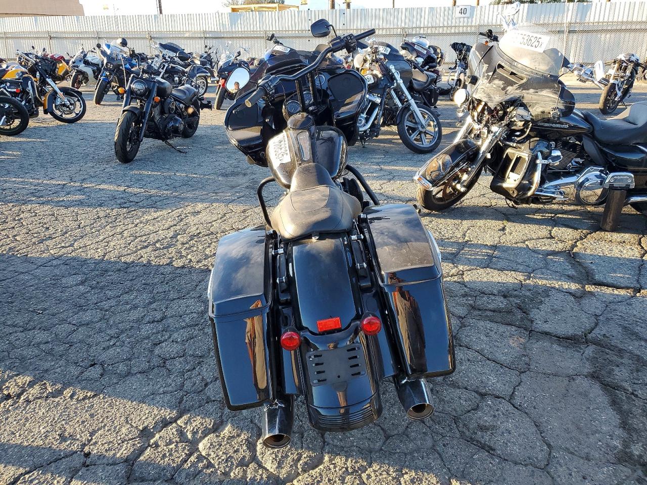 2019 HARLEY-DAVIDSON FLTRXS photo 7