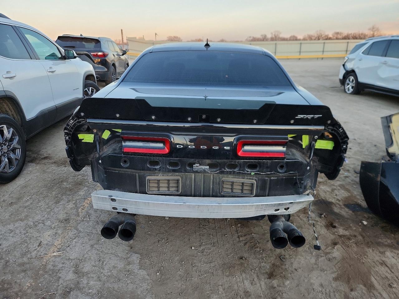 2016 DODGE CHALLENGER SRT 392 photo 16
