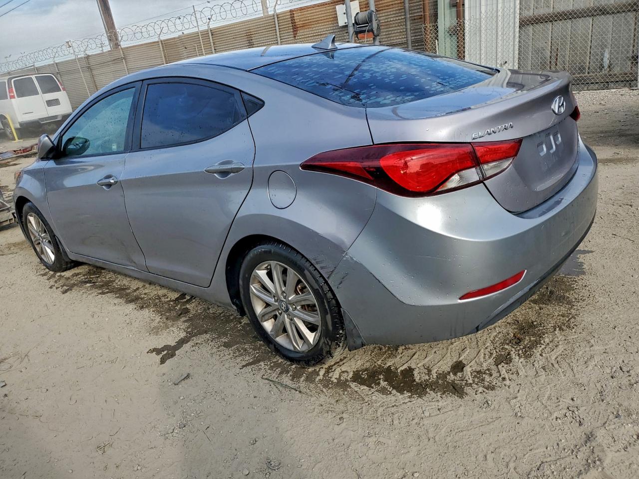 2015 HYUNDAI ELANTRA SE photo 2