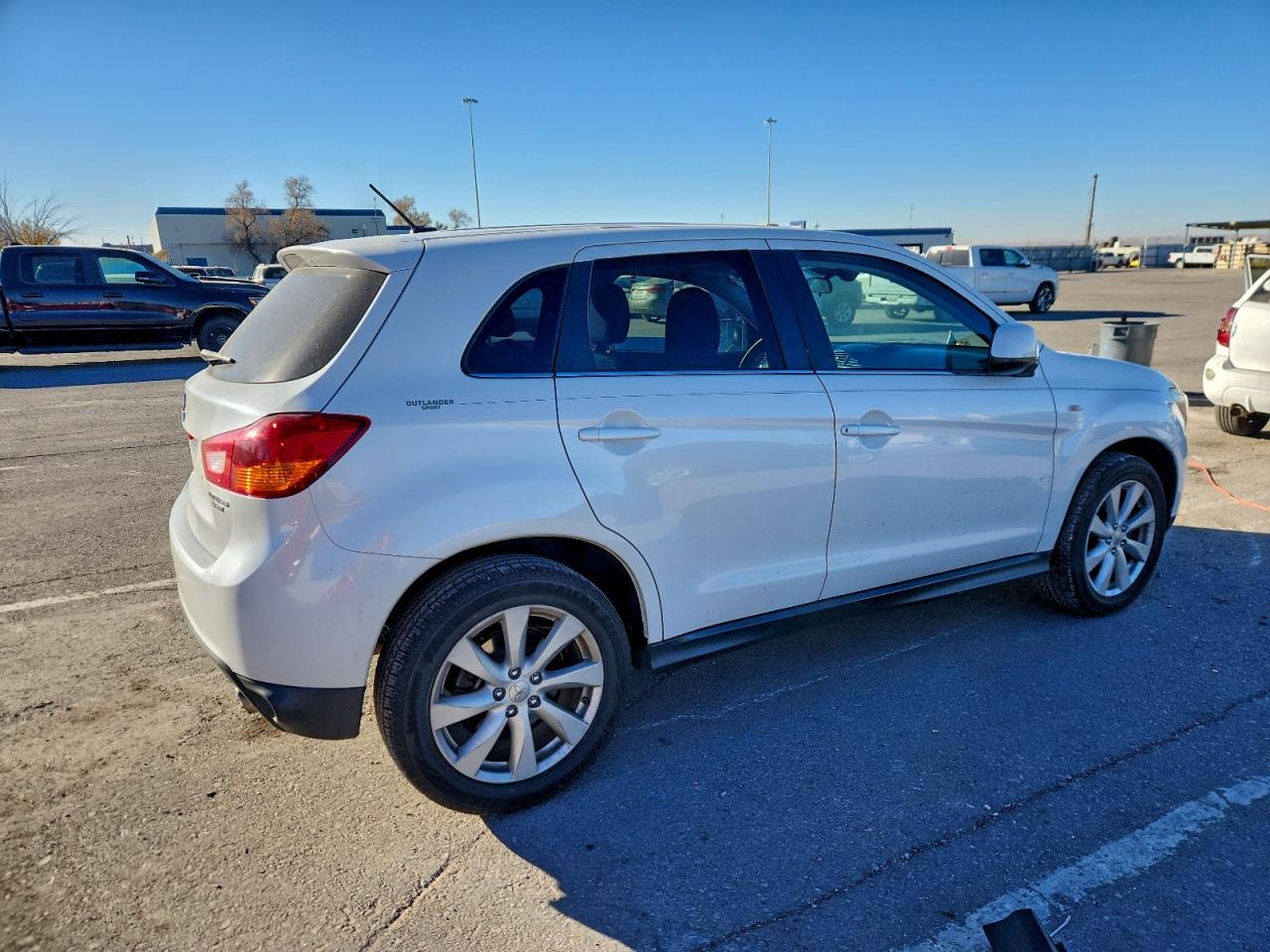 2013 MITSUBISHI OUTLANDER SPORT SE photo 3