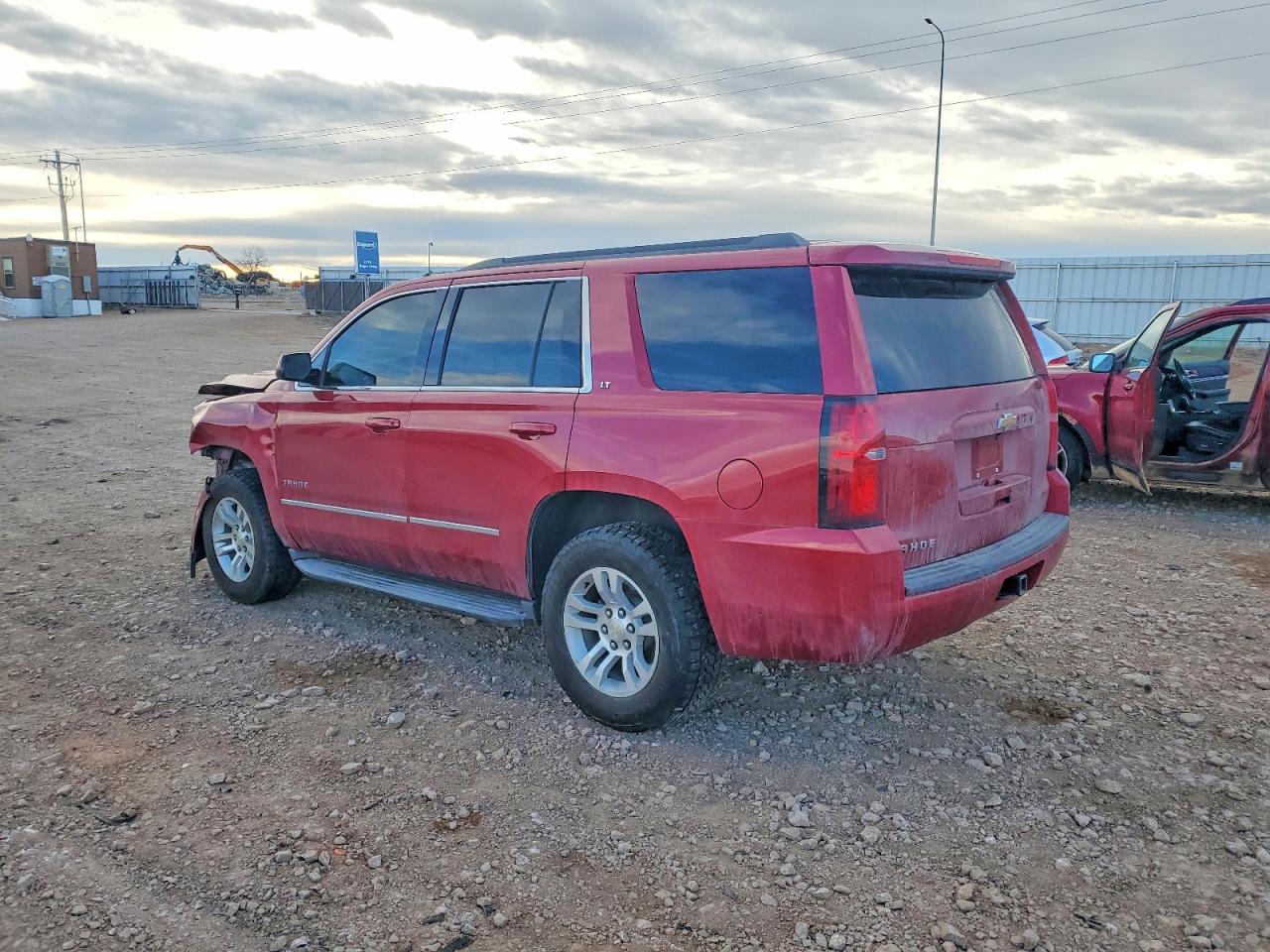 2015 CHEVROLET TAHOE K1500 LT photo 2