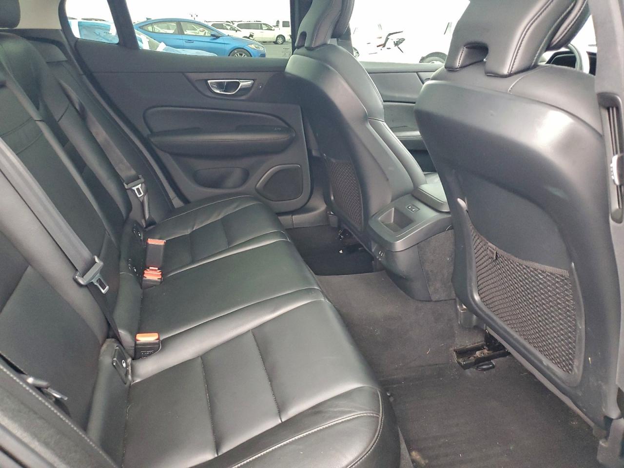 2021 VOLVO S60 T5 MOMENTUM photo 10