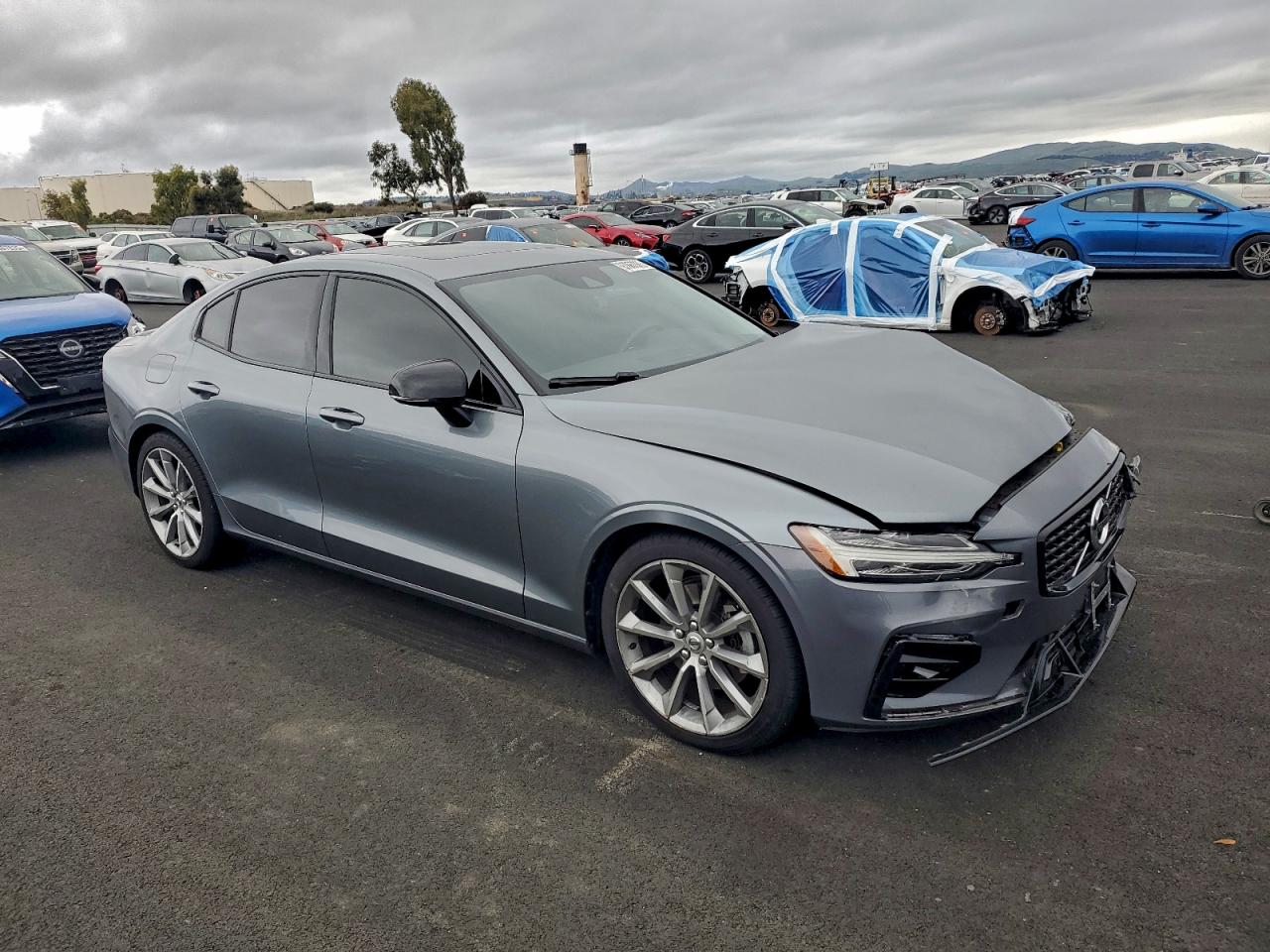 2021 VOLVO S60 T5 MOMENTUM photo 4