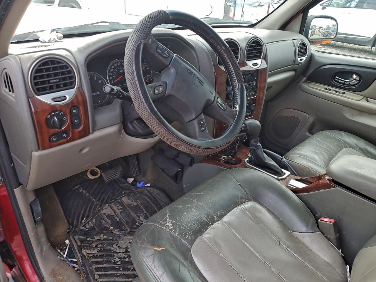 2004 GMC ENVOY photo 8