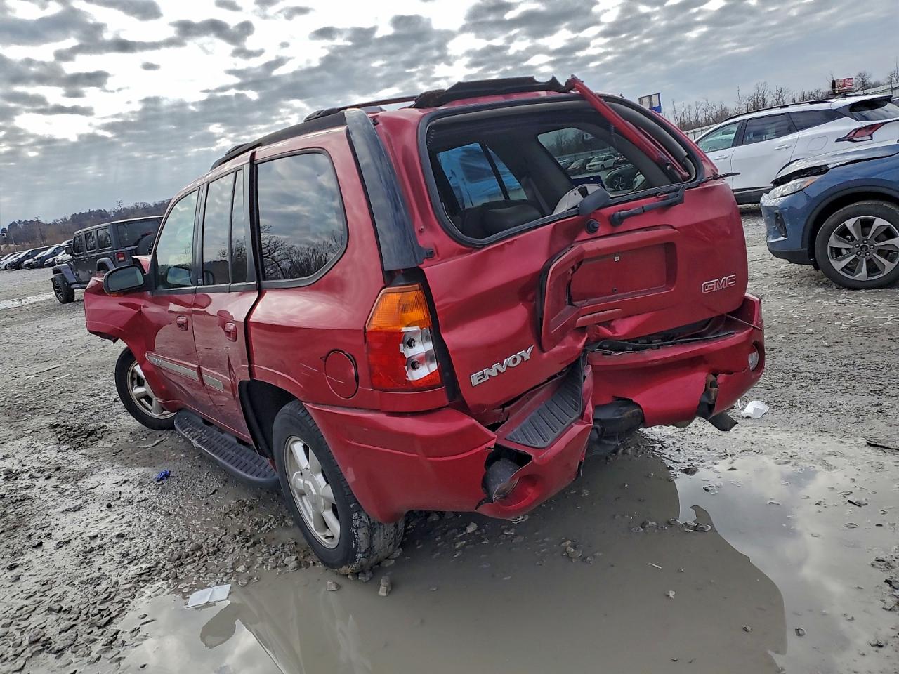 2004 GMC ENVOY photo 2