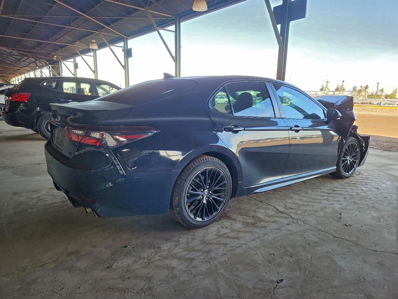 2022 TOYOTA CAMRY SE photo 3