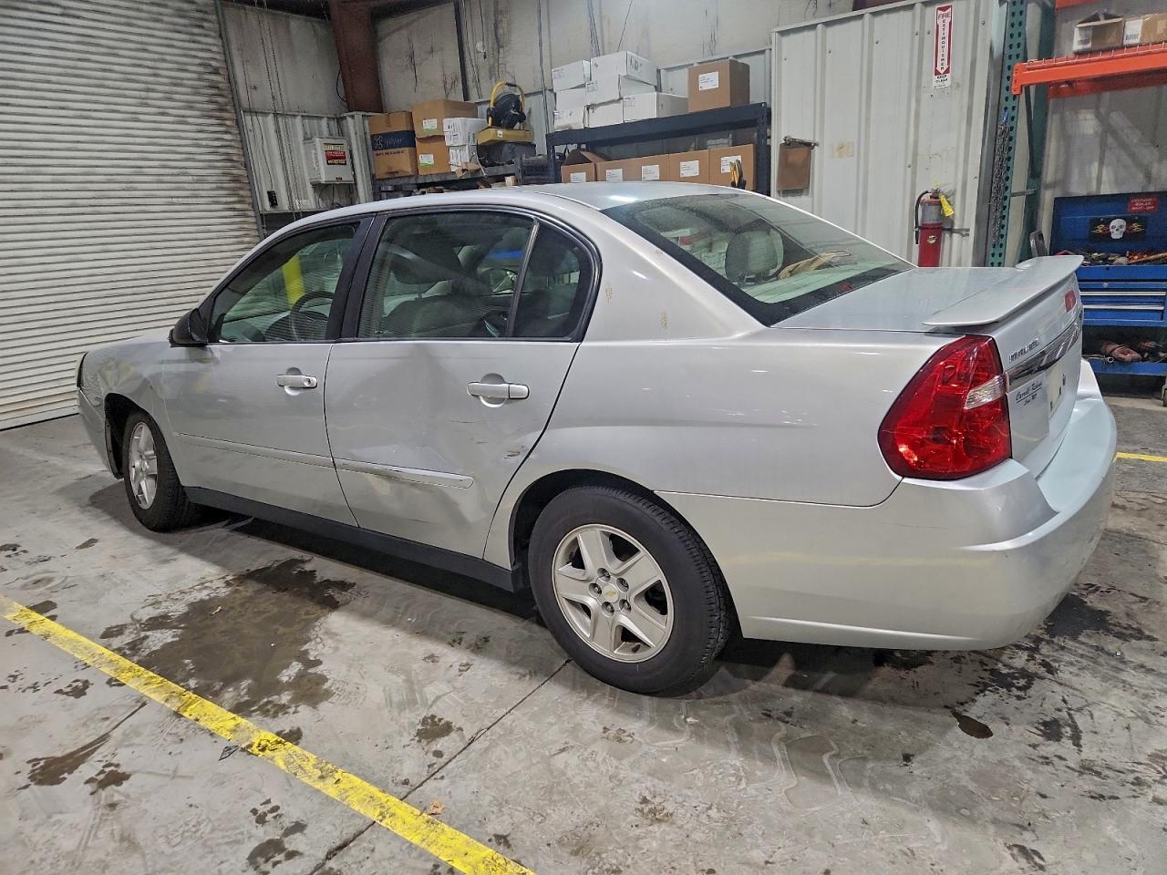 2005 CHEVROLET MALIBU LS photo 2