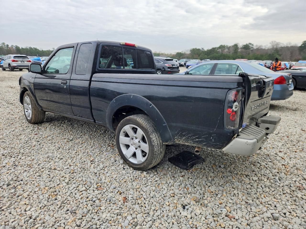 2004 NISSAN FRONTIER KING CAB XE photo 2