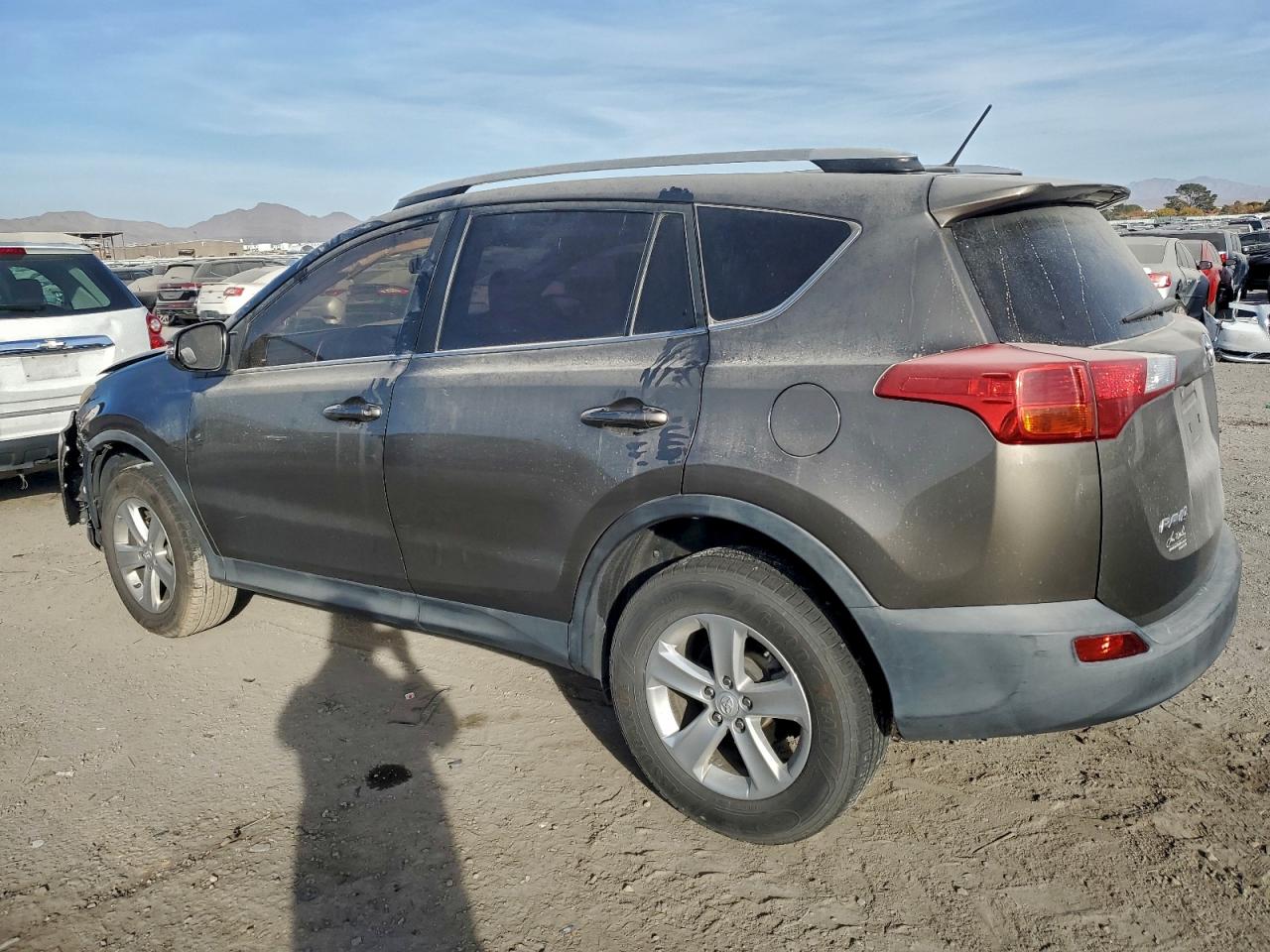 2014 TOYOTA RAV4 XLE photo 2
