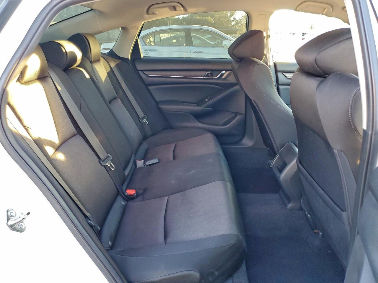 2020 HONDA ACCORD LX photo 10