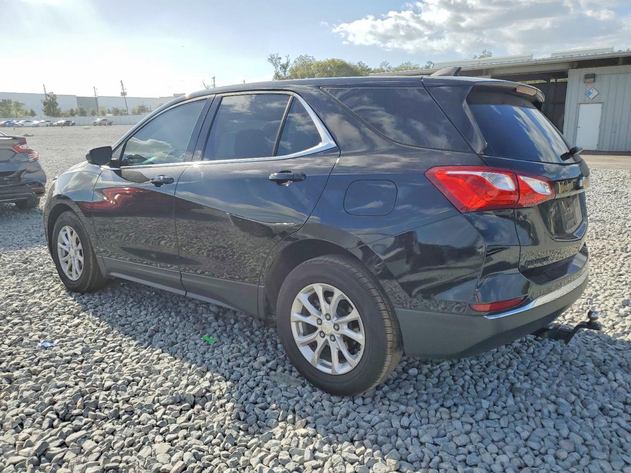2020 CHEVROLET EQUINOX LT photo 2