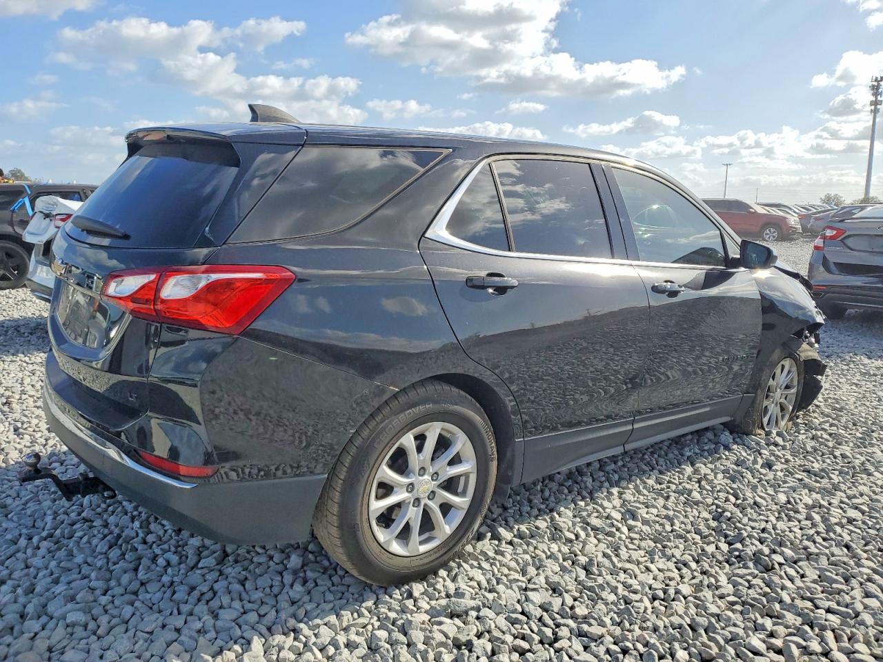 2020 CHEVROLET EQUINOX LT photo 3