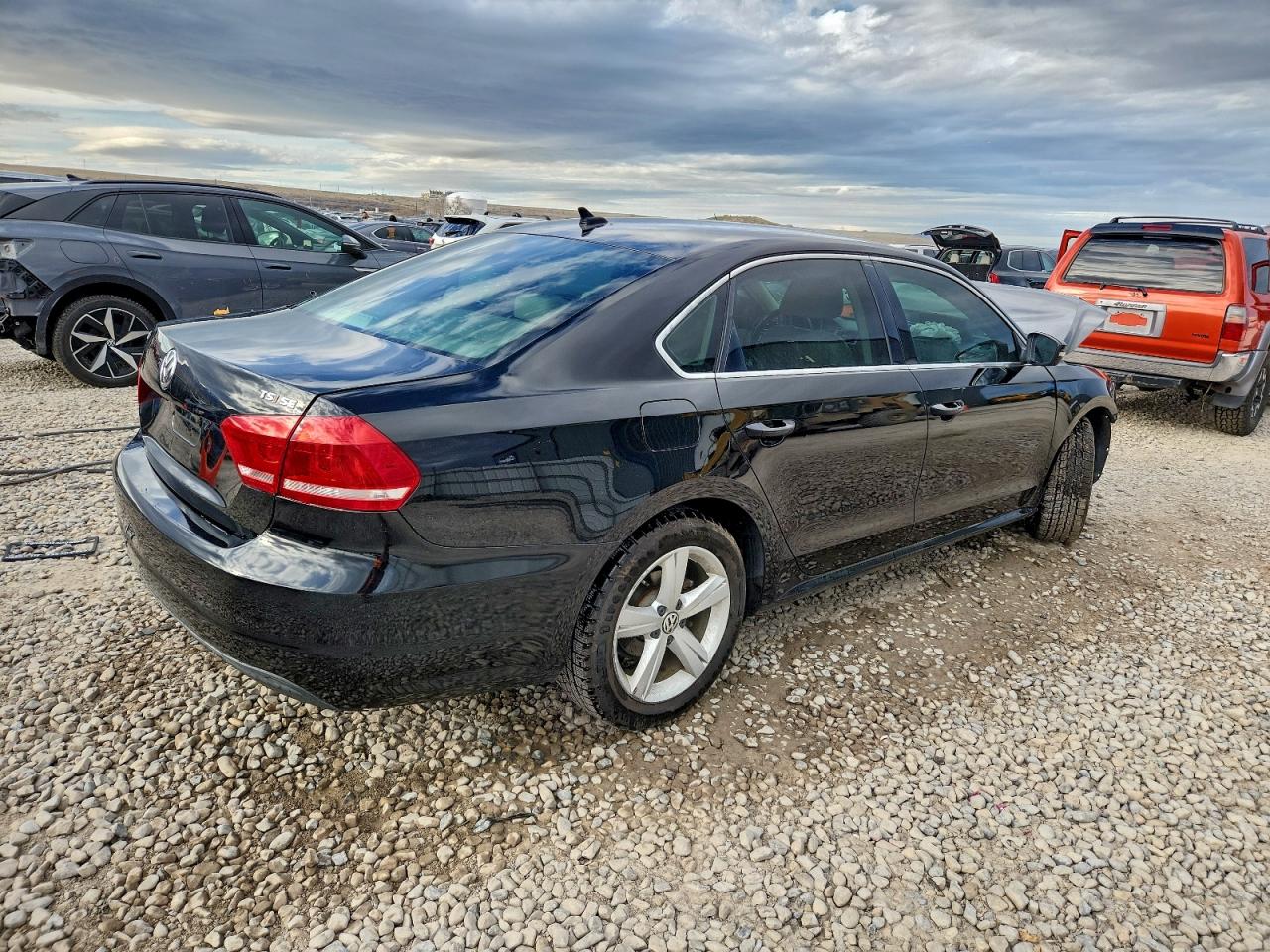 2014 VOLKSWAGEN PASSAT SE photo 3