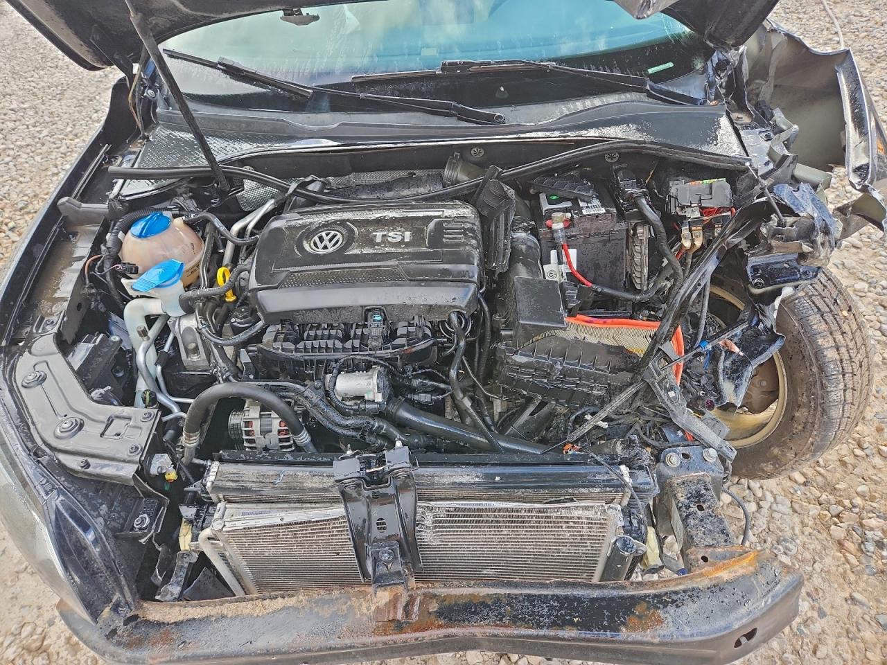 2014 VOLKSWAGEN PASSAT SE photo 11