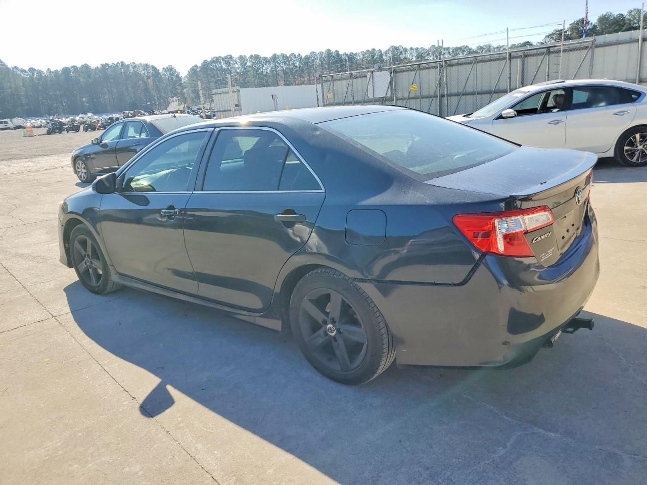 2014 TOYOTA CAMRY L photo 2