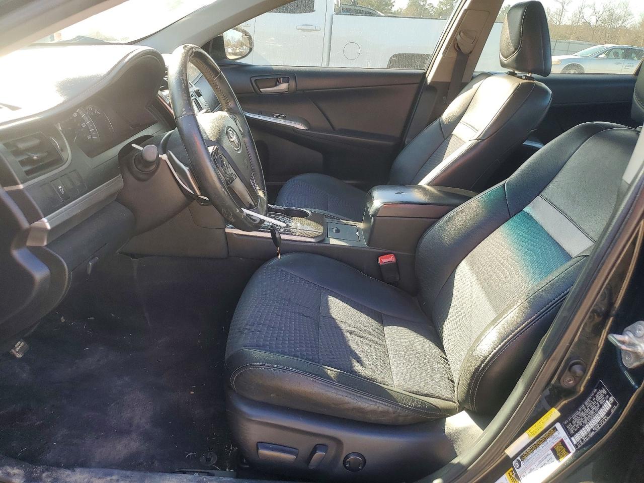 2014 TOYOTA CAMRY L photo 7