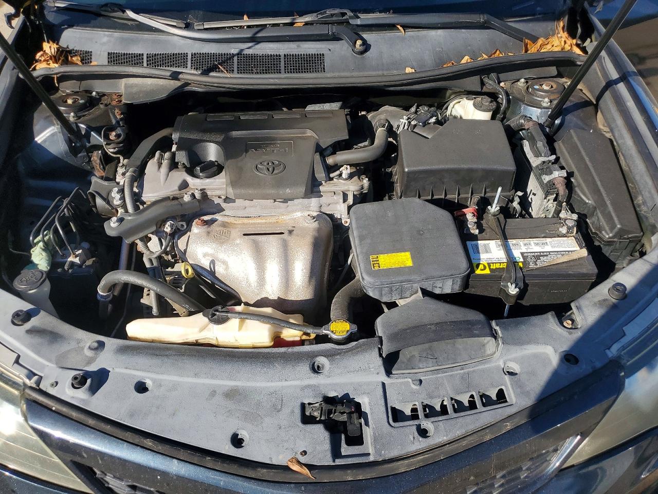 2014 TOYOTA CAMRY L photo 11
