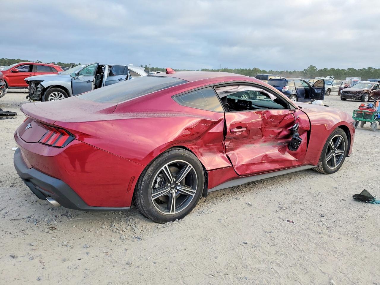 2025 FORD MUSTANG photo 3
