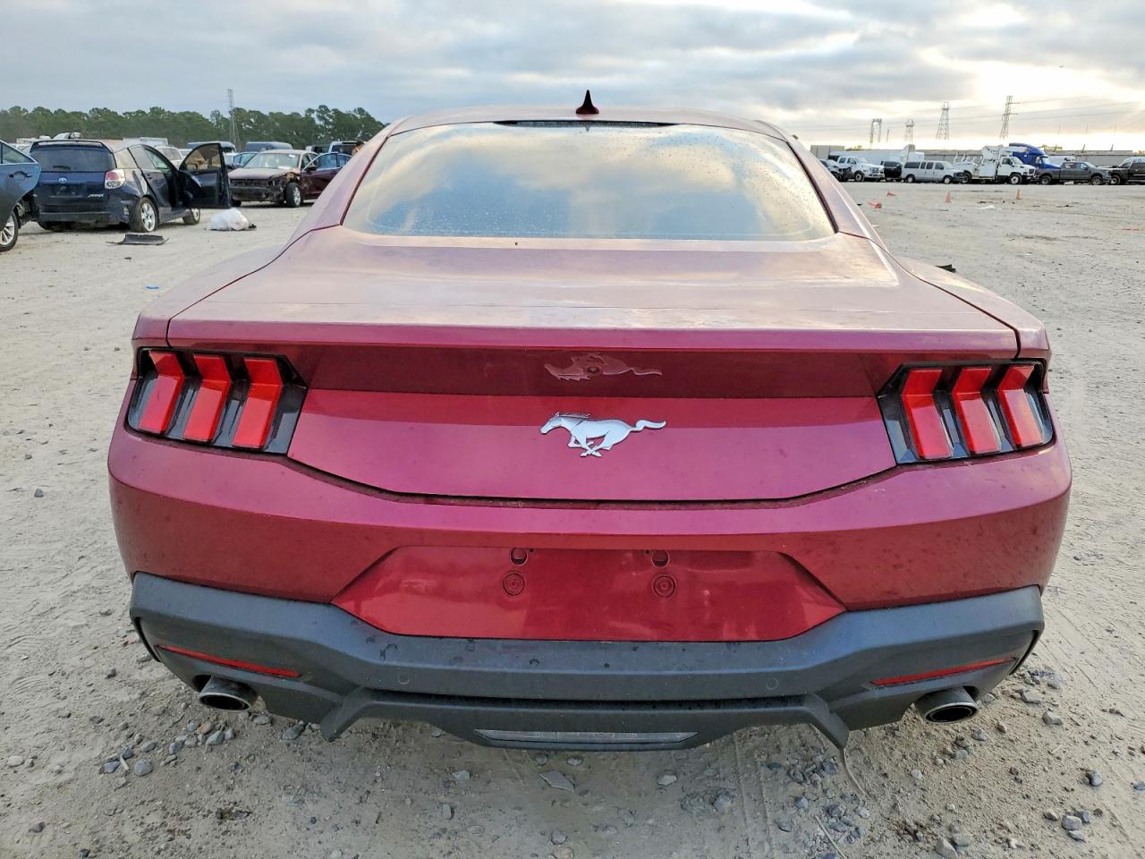 2025 FORD MUSTANG photo 6