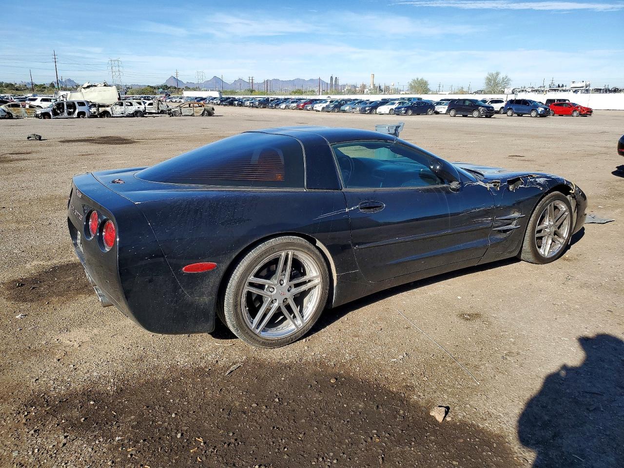 2001 CHEVROLET CORVETTE photo 3
