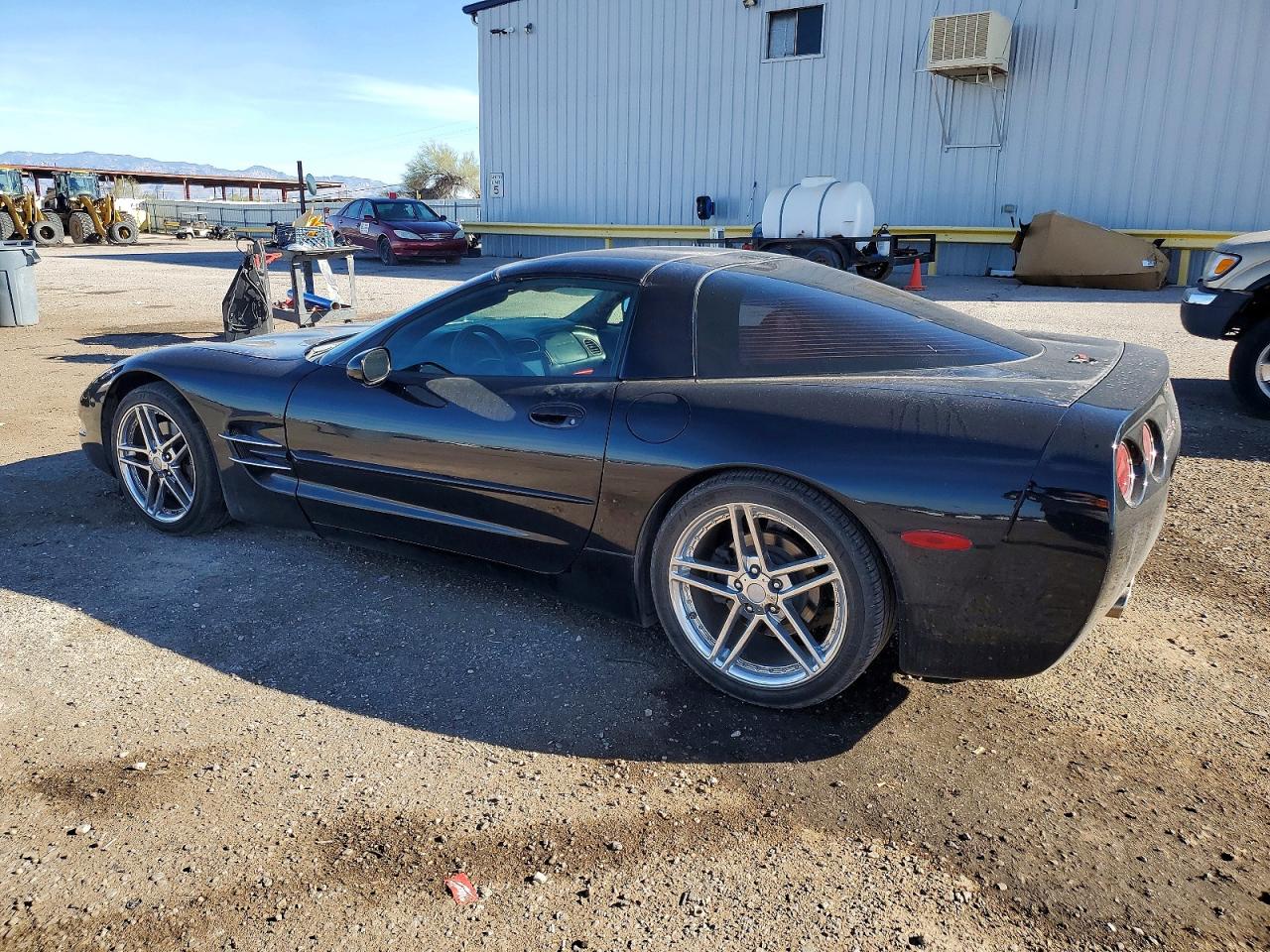 2001 CHEVROLET CORVETTE photo 2