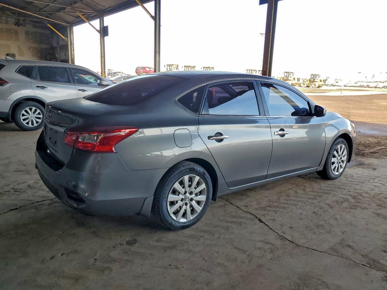 2016 NISSAN SENTRA S photo 5