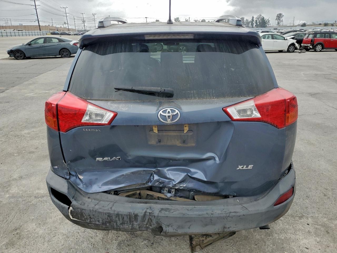2013 TOYOTA RAV4 XLE photo 6