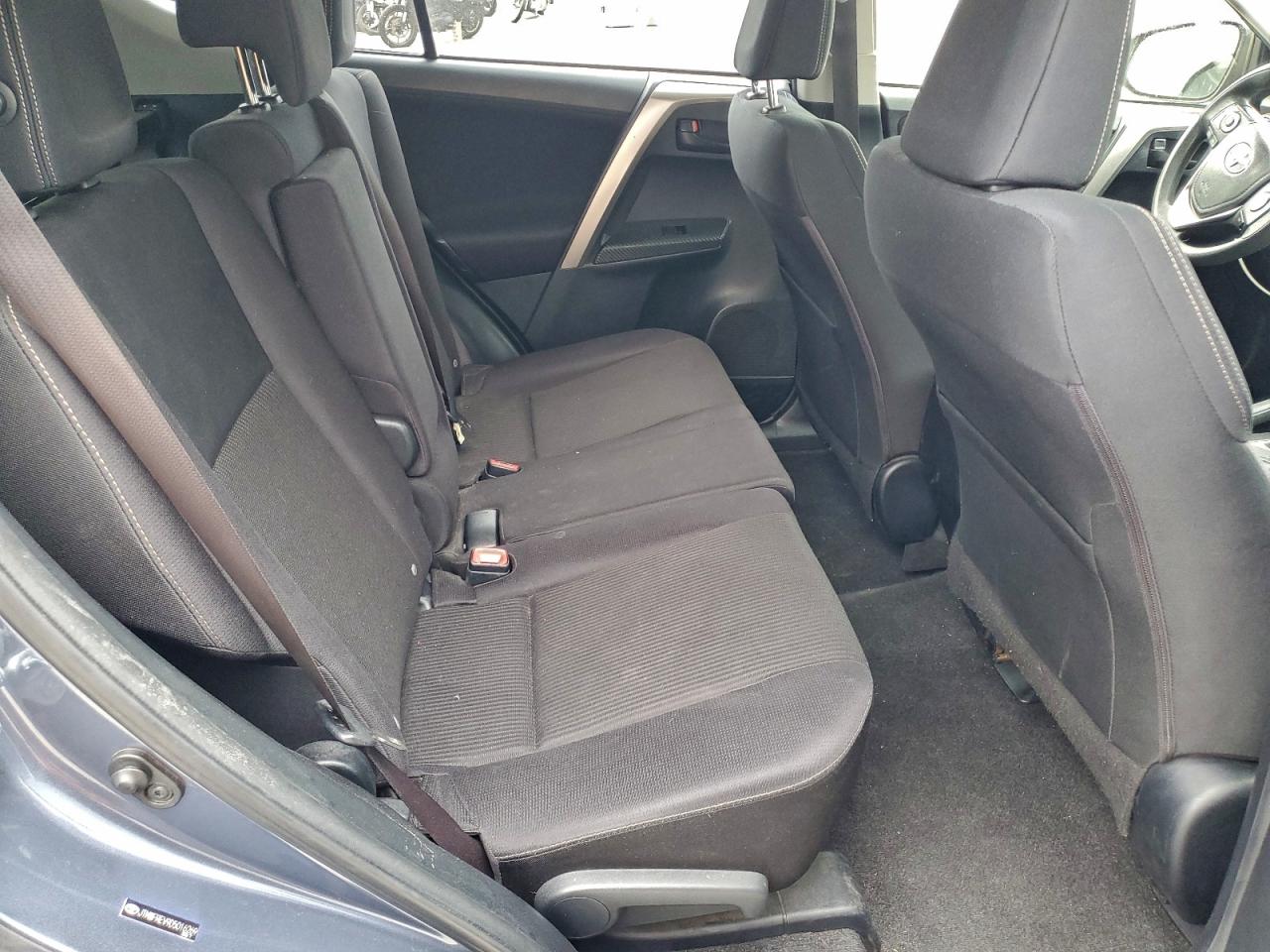 2013 TOYOTA RAV4 XLE photo 11