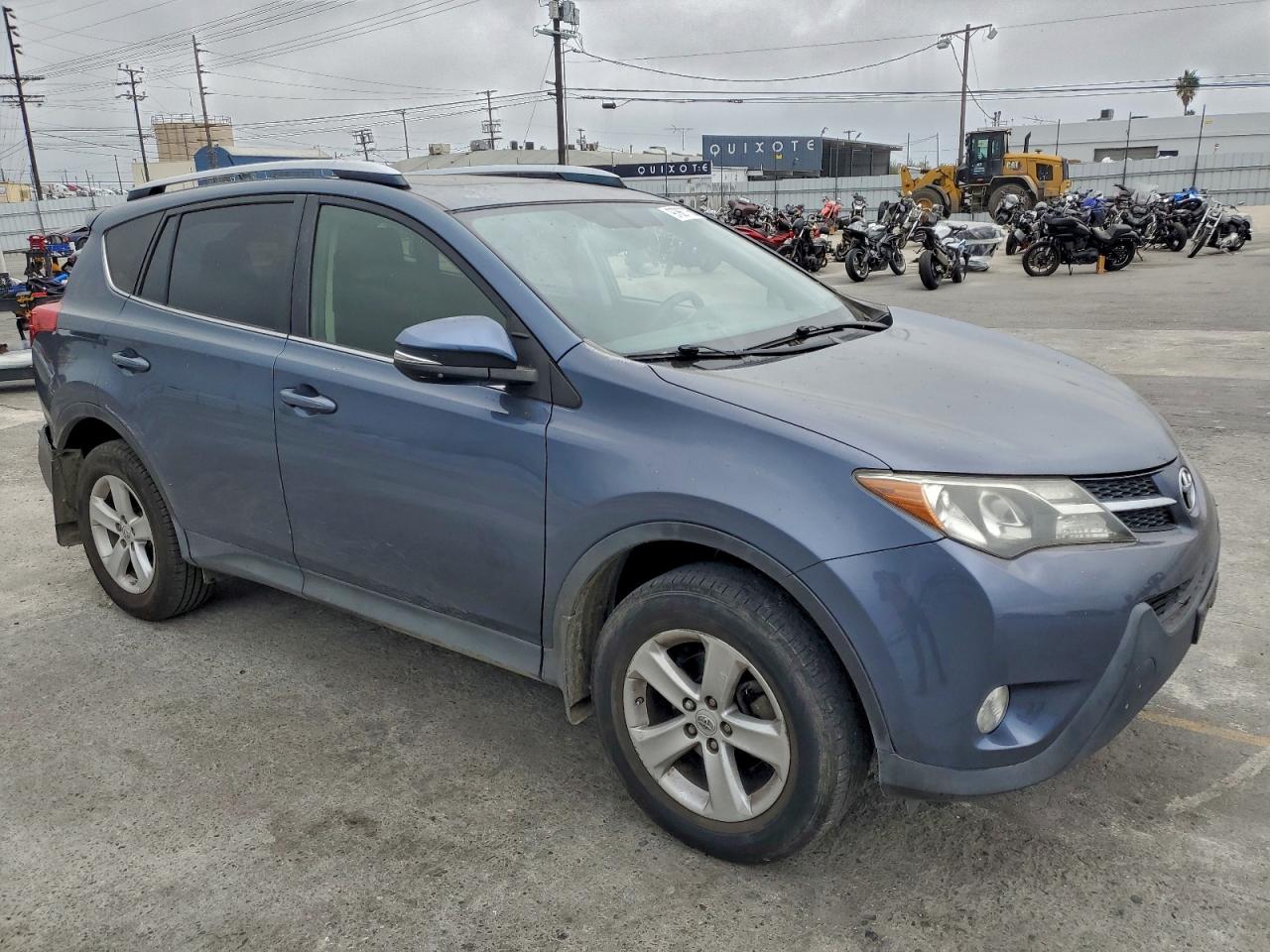 2013 TOYOTA RAV4 XLE photo 4