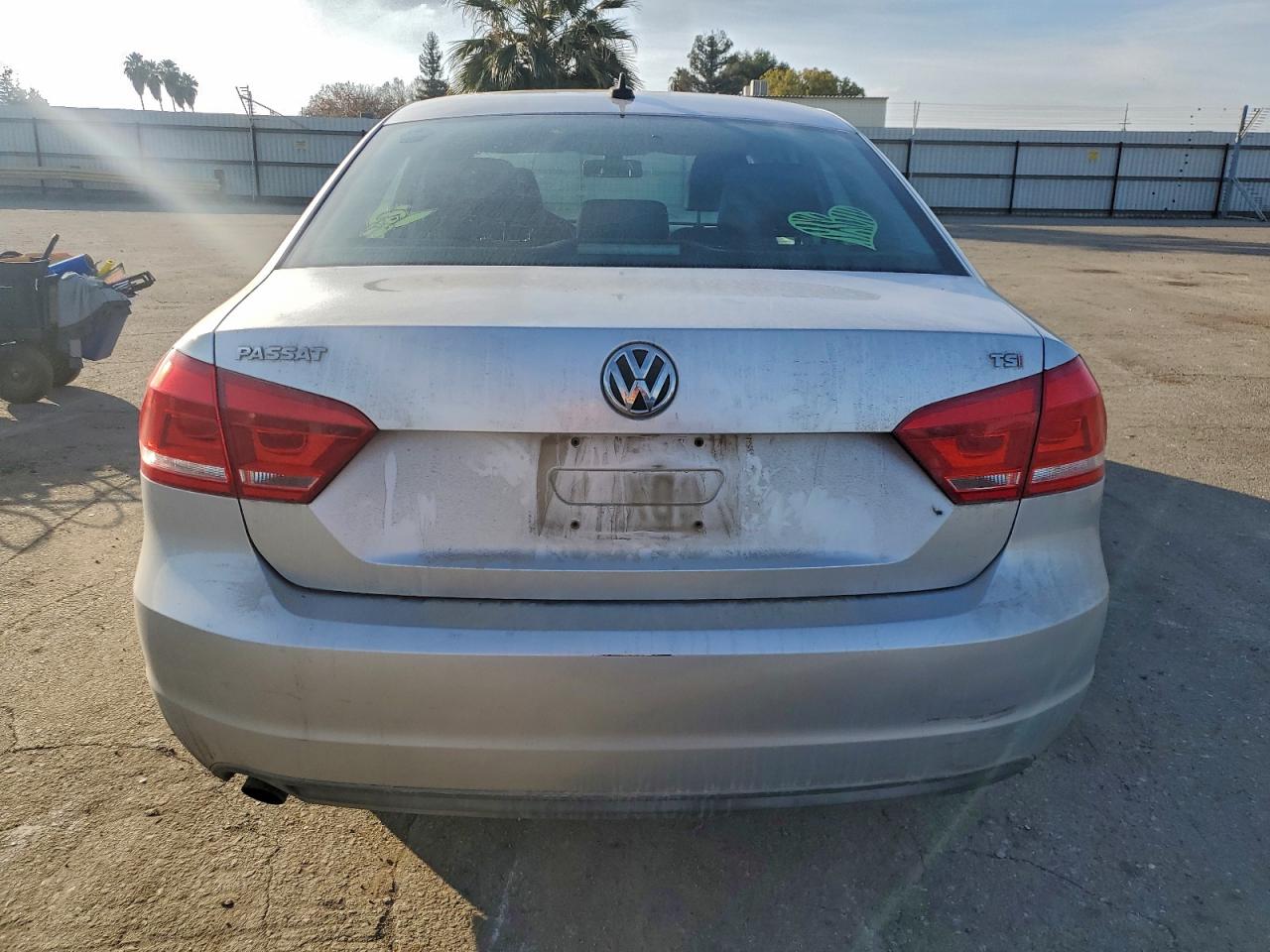 2015 VOLKSWAGEN PASSAT S photo 6