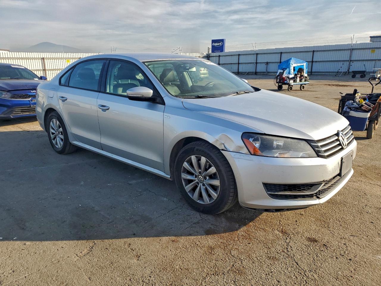 2015 VOLKSWAGEN PASSAT S photo 4