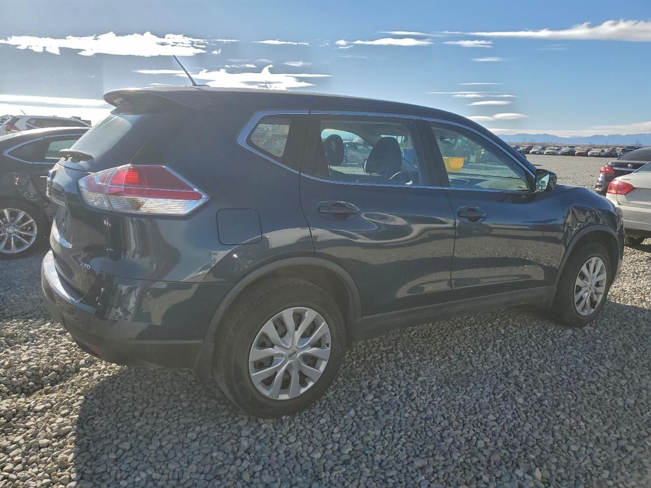 2016 NISSAN ROGUE S photo 3