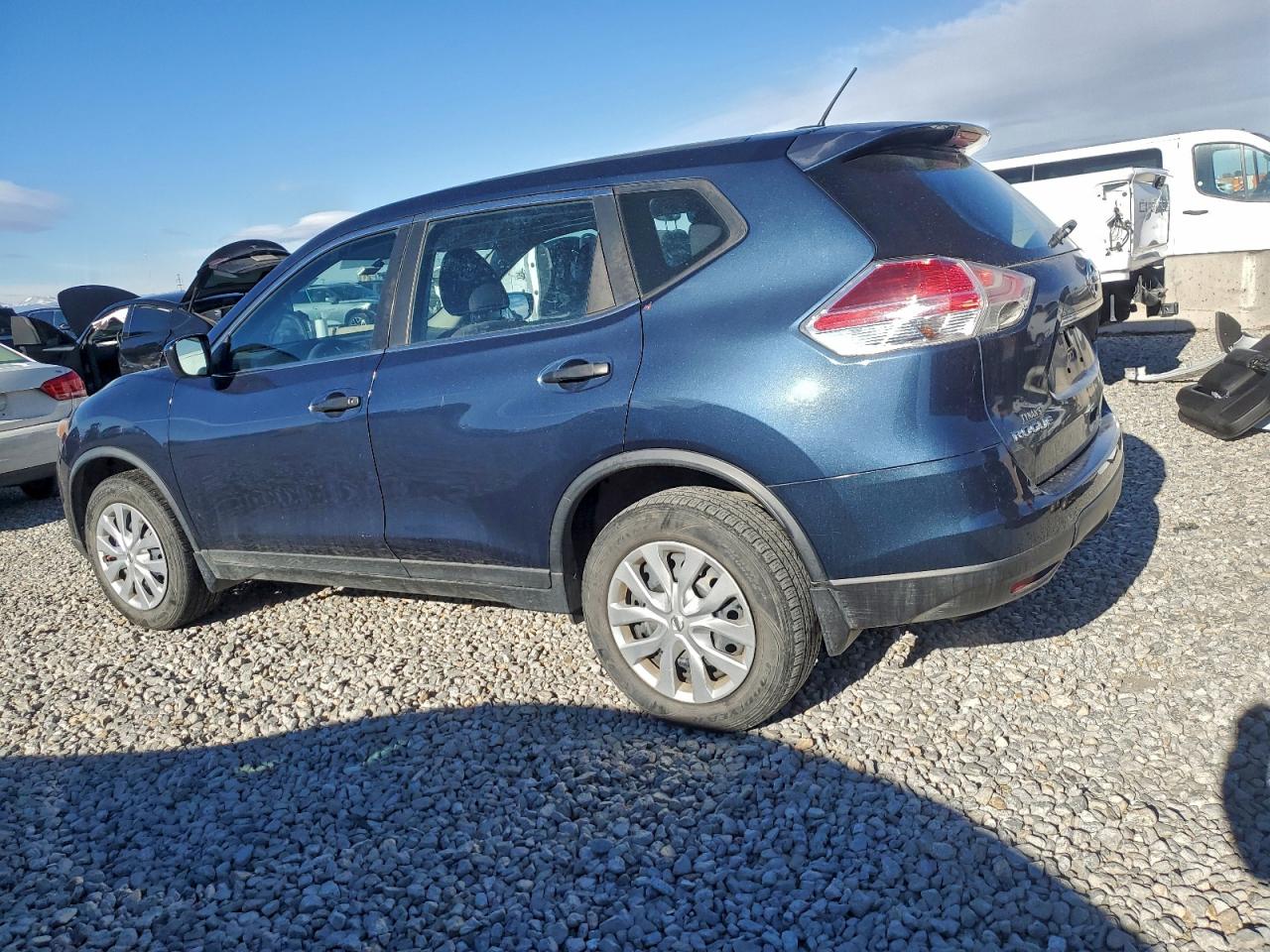 2016 NISSAN ROGUE S photo 2