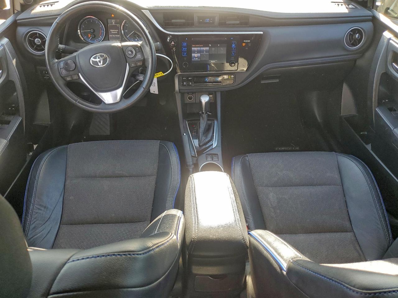 2017 TOYOTA COROLLA L photo 8