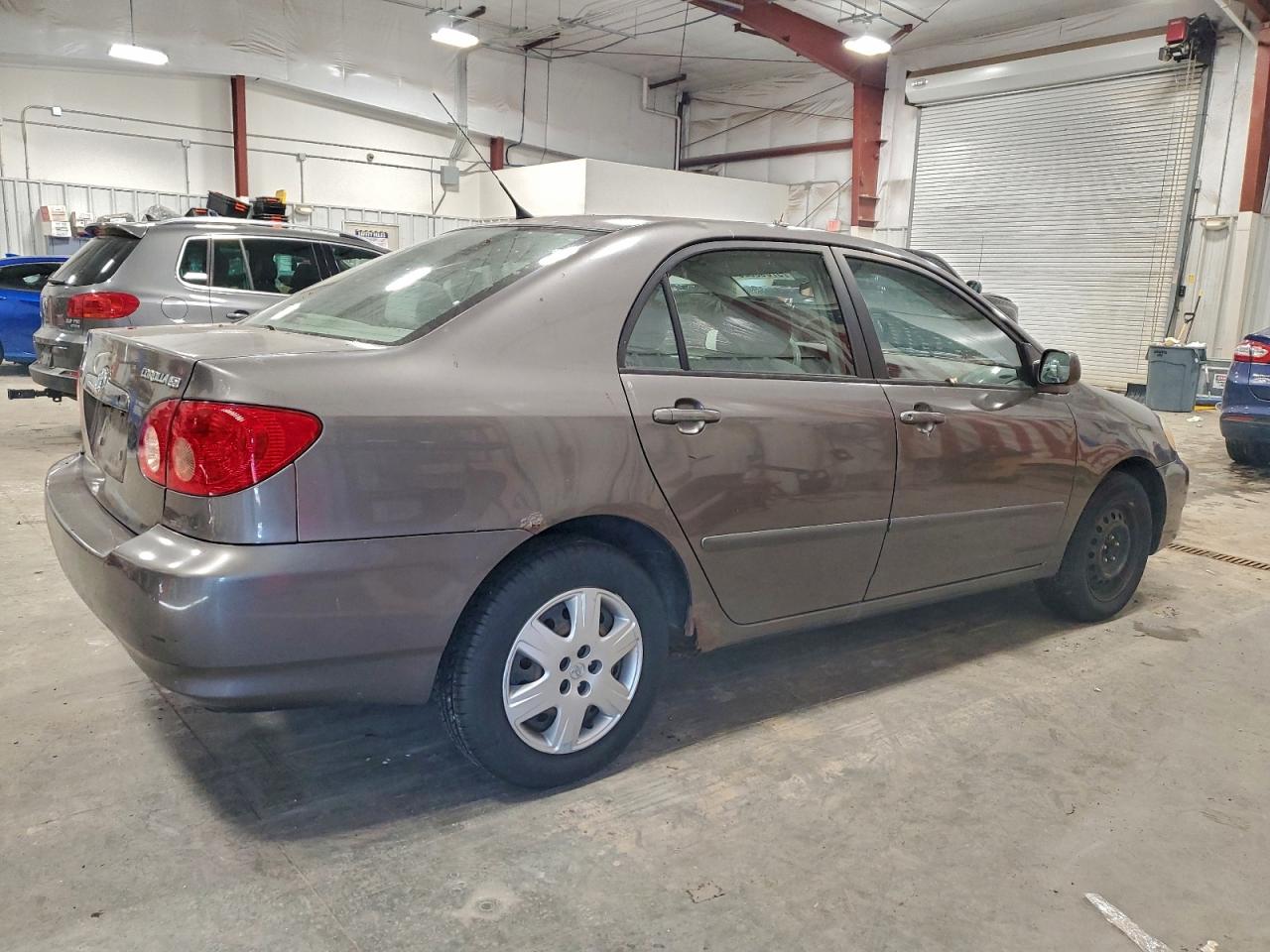 2005 TOYOTA COROLLA CE photo 3