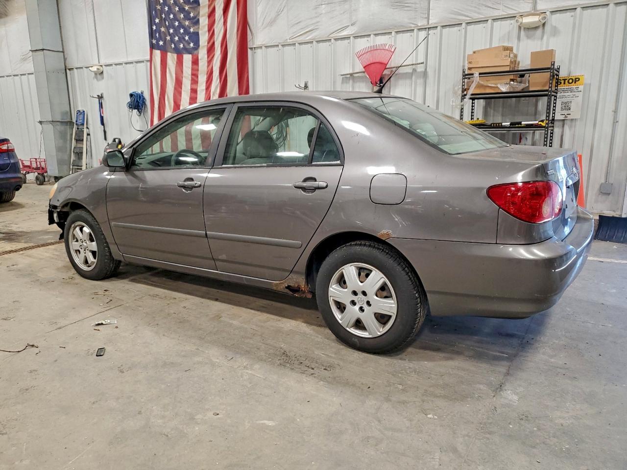 2005 TOYOTA COROLLA CE photo 2