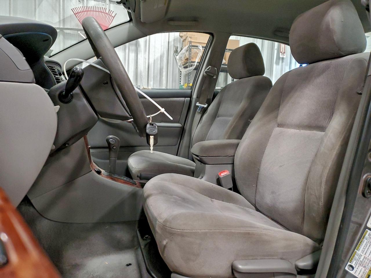 2005 TOYOTA COROLLA CE photo 7