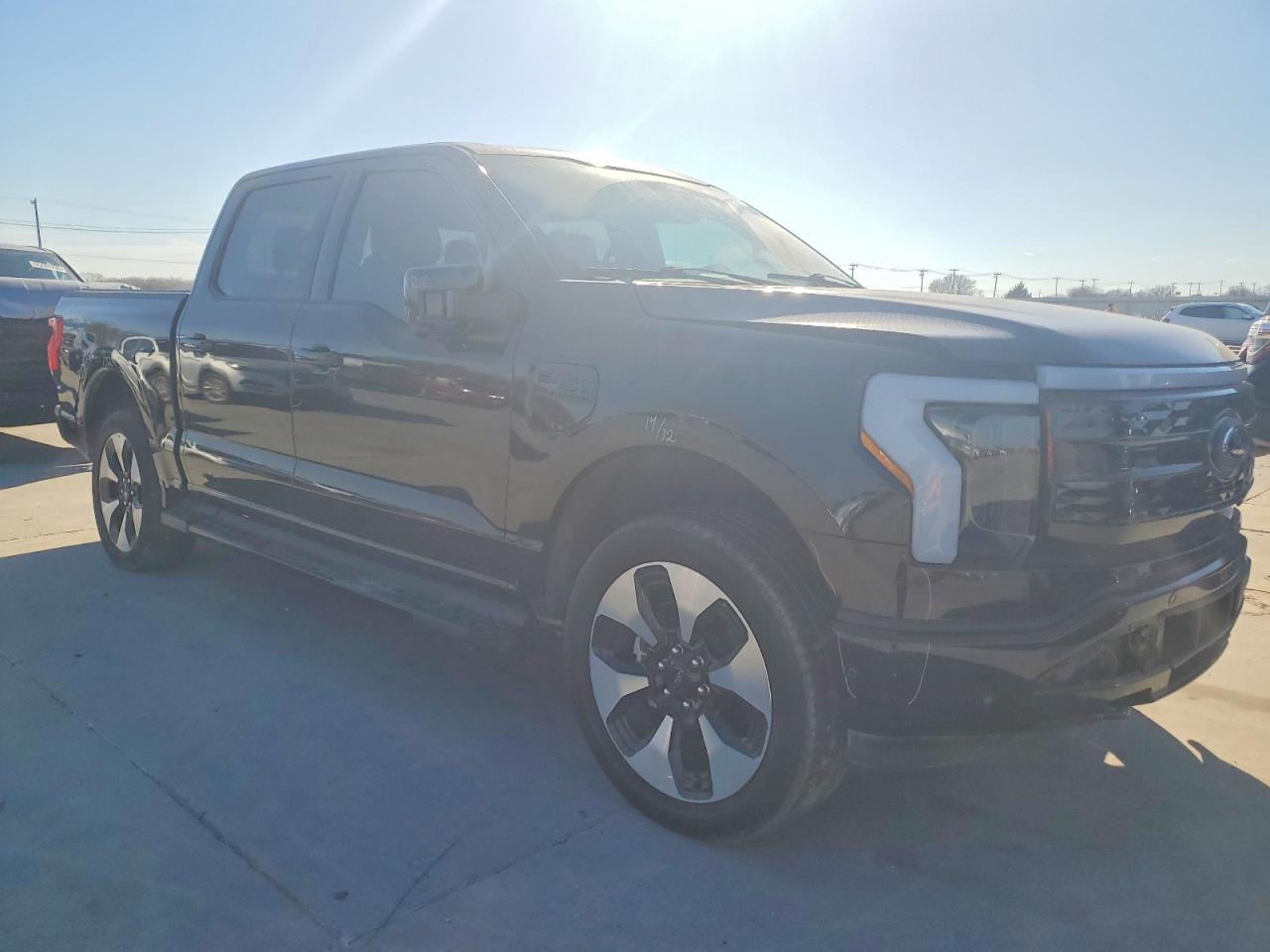 2022 FORD F150 LIGHTNING PRO photo 4