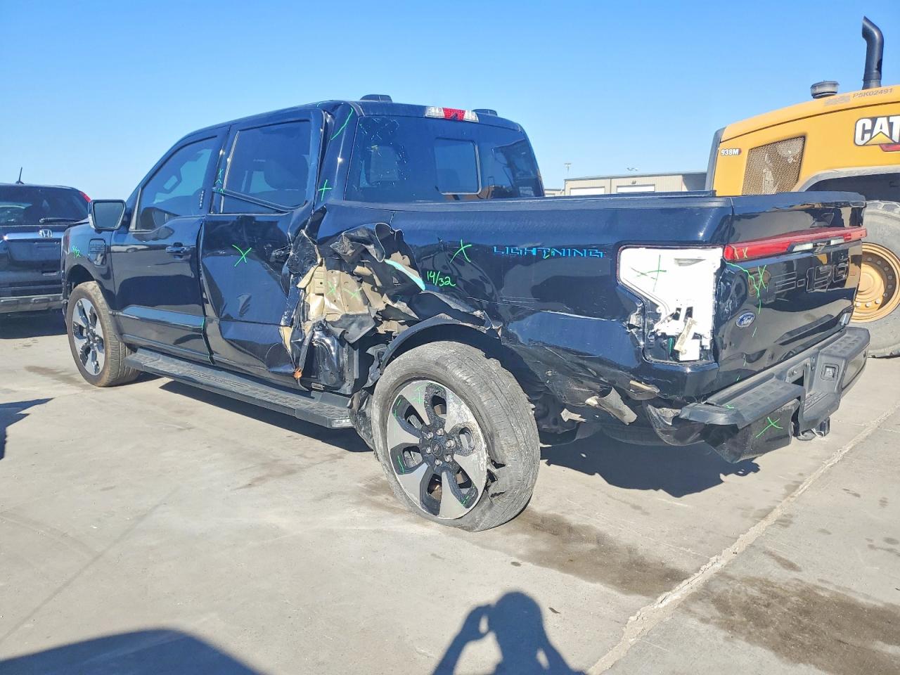 2022 FORD F150 LIGHTNING PRO photo 2