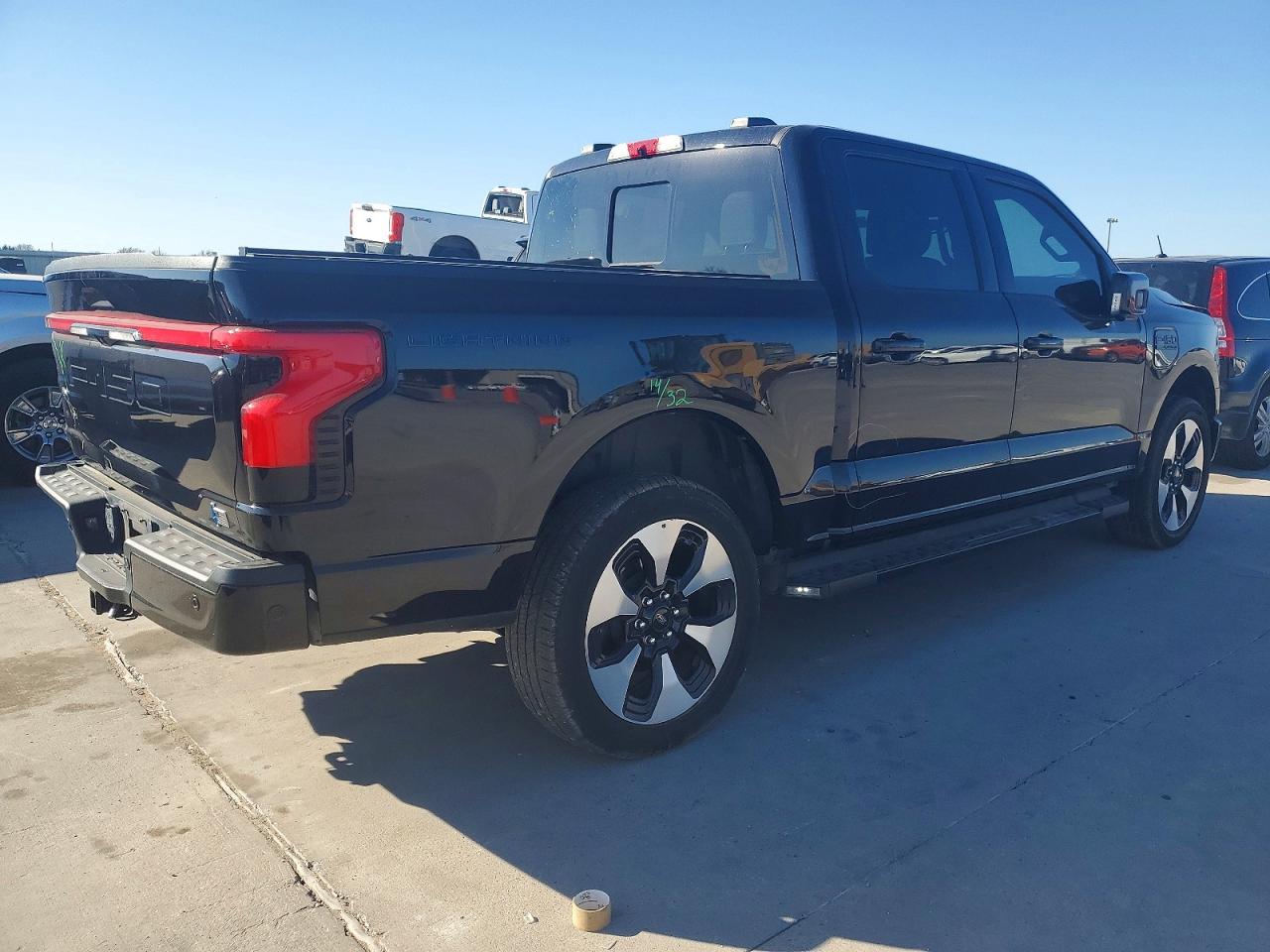 2022 FORD F150 LIGHTNING PRO photo 3