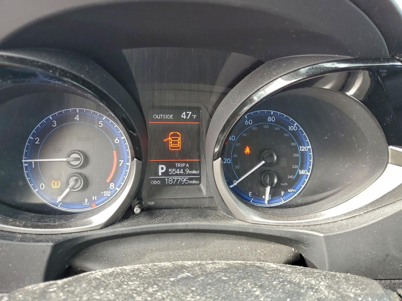 2014 TOYOTA COROLLA L photo 9