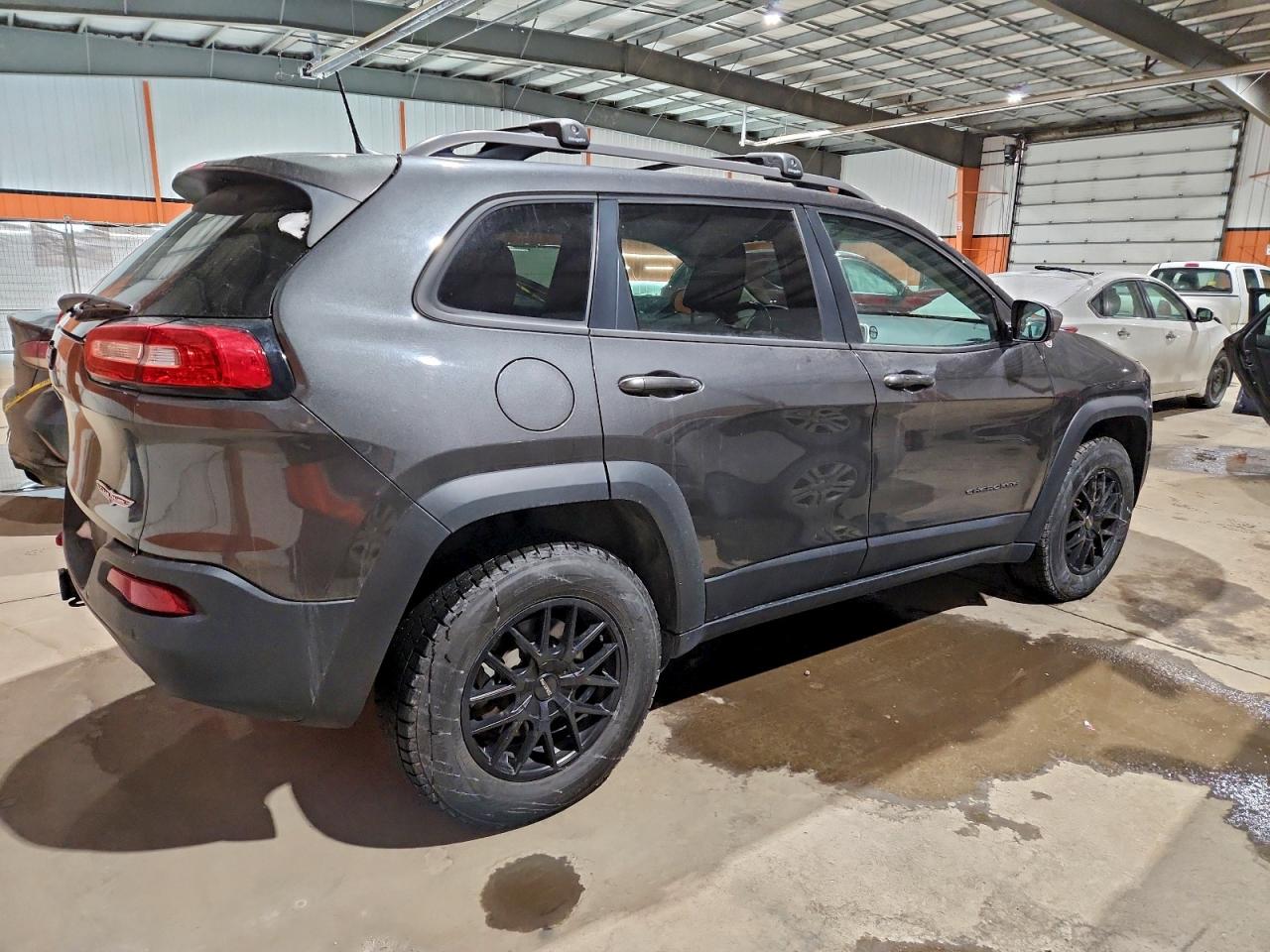 2016 JEEP CHEROKEE TRAILHAWK photo 3