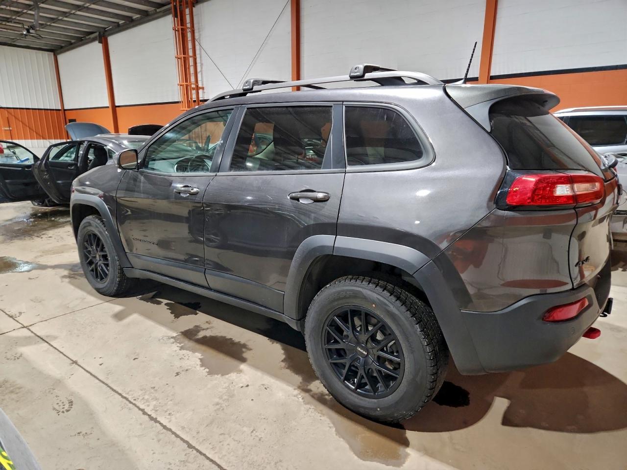 2016 JEEP CHEROKEE TRAILHAWK photo 2