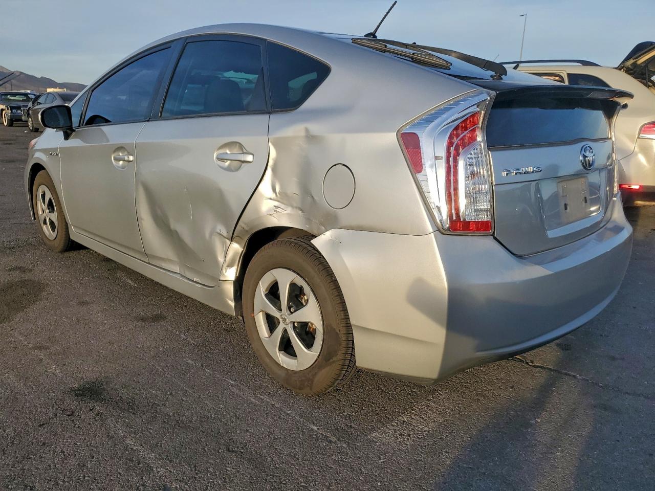 2013 TOYOTA PRIUS photo 2