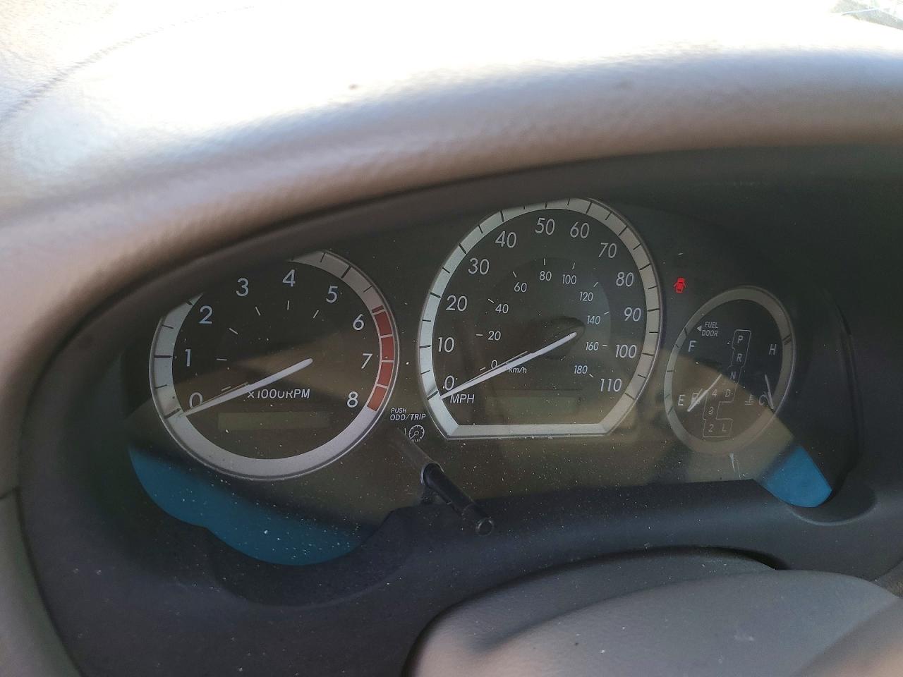 2004 TOYOTA SIENNA XLE photo 9