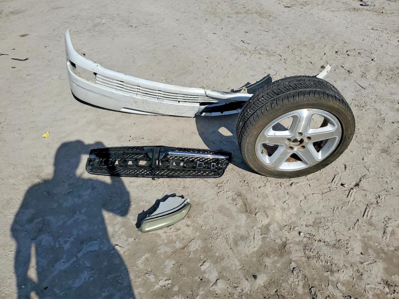 2004 TOYOTA SIENNA XLE photo 13