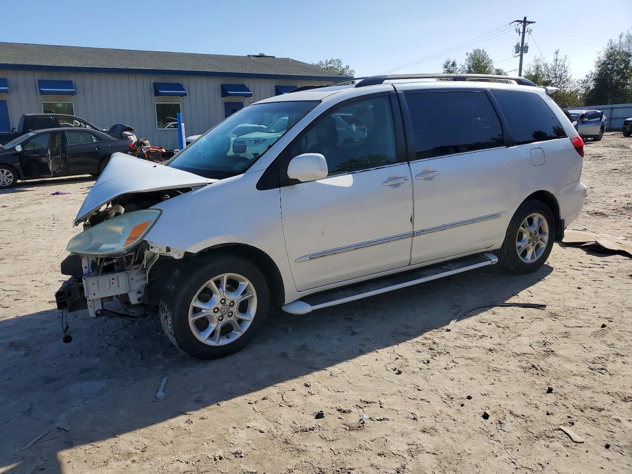 2004 TOYOTA SIENNA