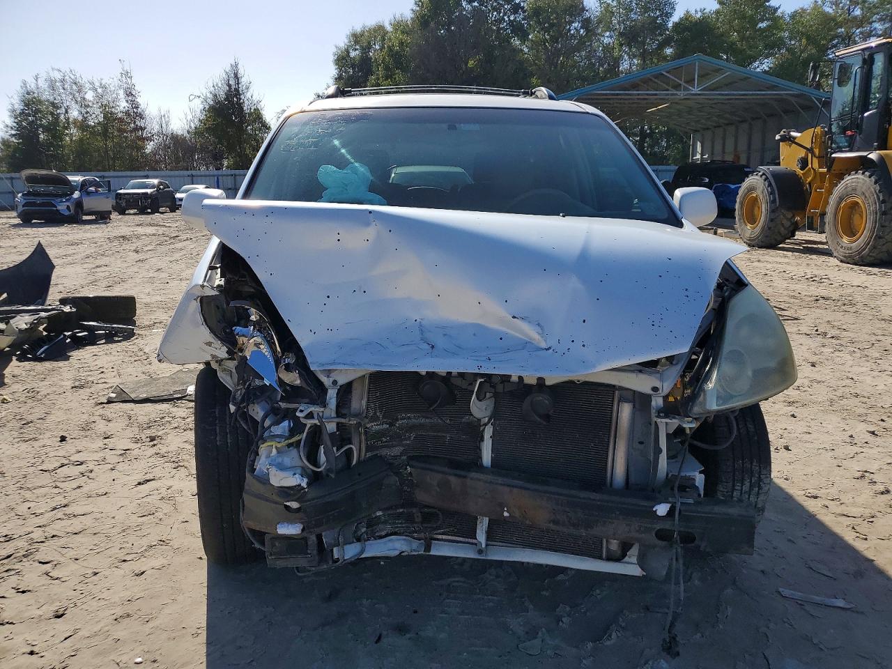 2004 TOYOTA SIENNA XLE photo 5