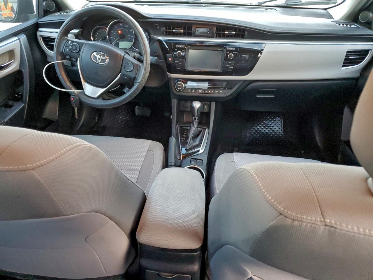 2016 TOYOTA COROLLA L photo 8