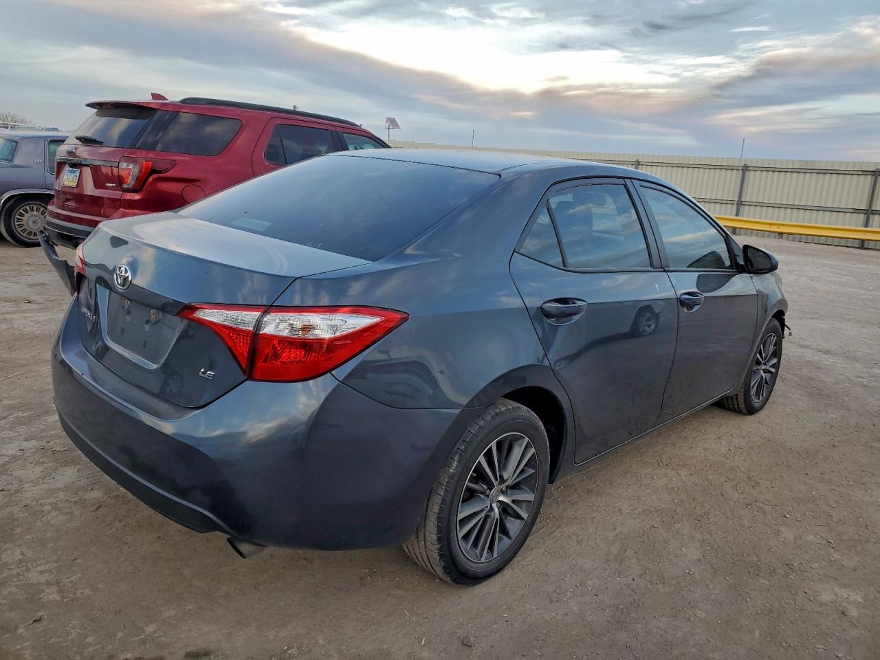 2016 TOYOTA COROLLA L photo 3
